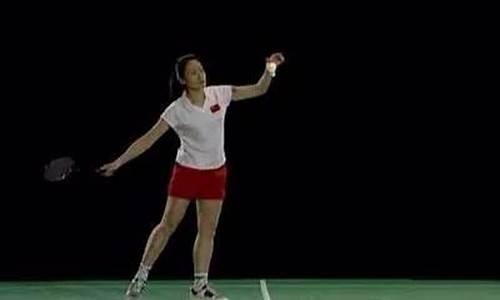 羽毛球发球有几种方法_羽毛球发球有几种方法视频